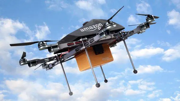 Drone-de-entrega-da-Amazon Automação Amazon: Gigante Intensifica Investimento Estratégico para Dominar a Logística Global