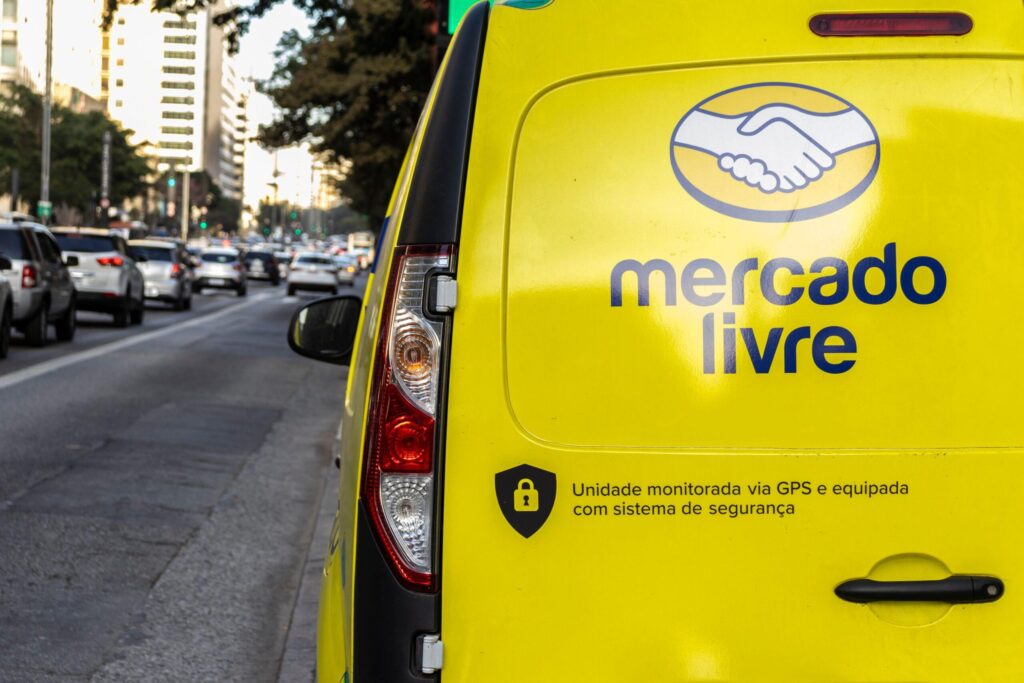 shutterstock_2474275045-scaled-1-1024x683 Mercado Livre Registra Alta de 34% nas Vendas no Brasil e Impulsiona Resultados Globais