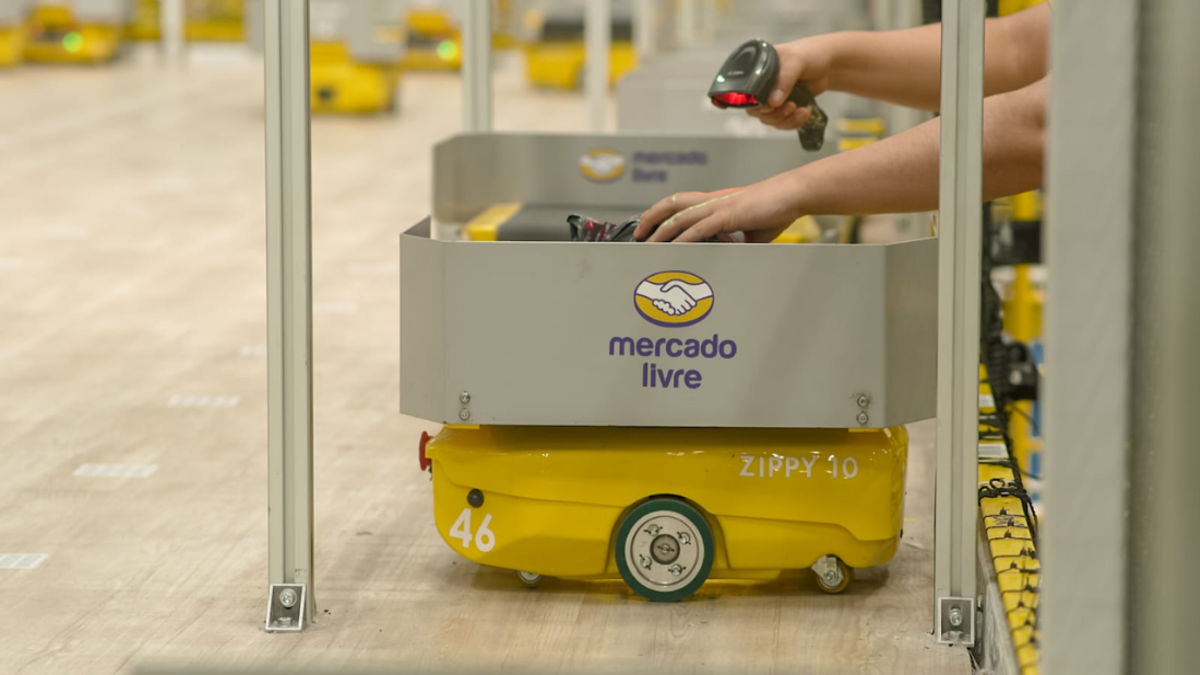Mercado Livre acelera operações no Brasil com nova frota de robôs