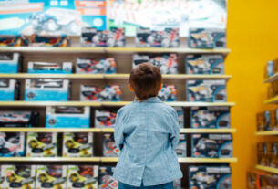 Vendas online disparam e lojas físicas perdem espaço no Dia das Crianças