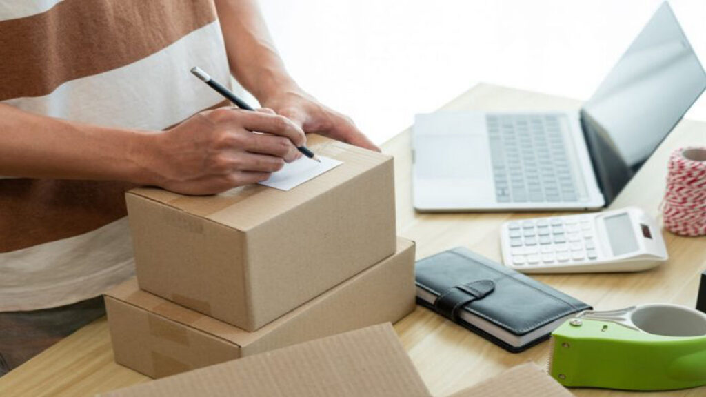 El-vendedor-escribe-._imresizer-1-1024x576 Como a Logística Deve se Transformar na Black Friday 2025 Para PMEs, Segundo Pesquisa