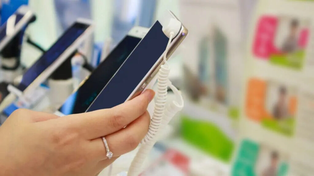 Selecao-de-produtos-._imresizer-1024x576 Brasileiros adotam estratégia de testar produtos em lojas físicas e comprar pela internet, indica levantamento