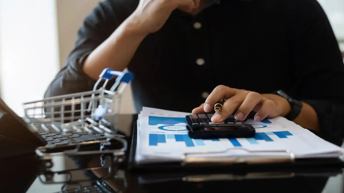 Brasil Domina o E-commerce, mas Sofre com Disputa que Encolhe Margens