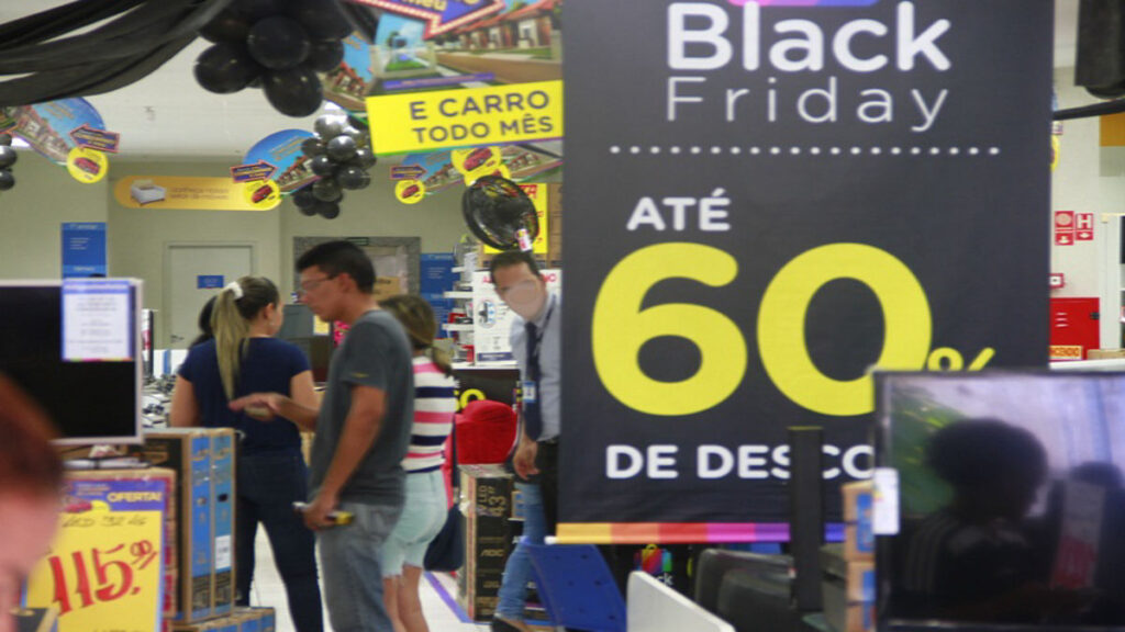 black-friday_imresizer-1024x576 Brasileiros adotam estratégia de testar produtos em lojas físicas e comprar pela internet, indica levantamento