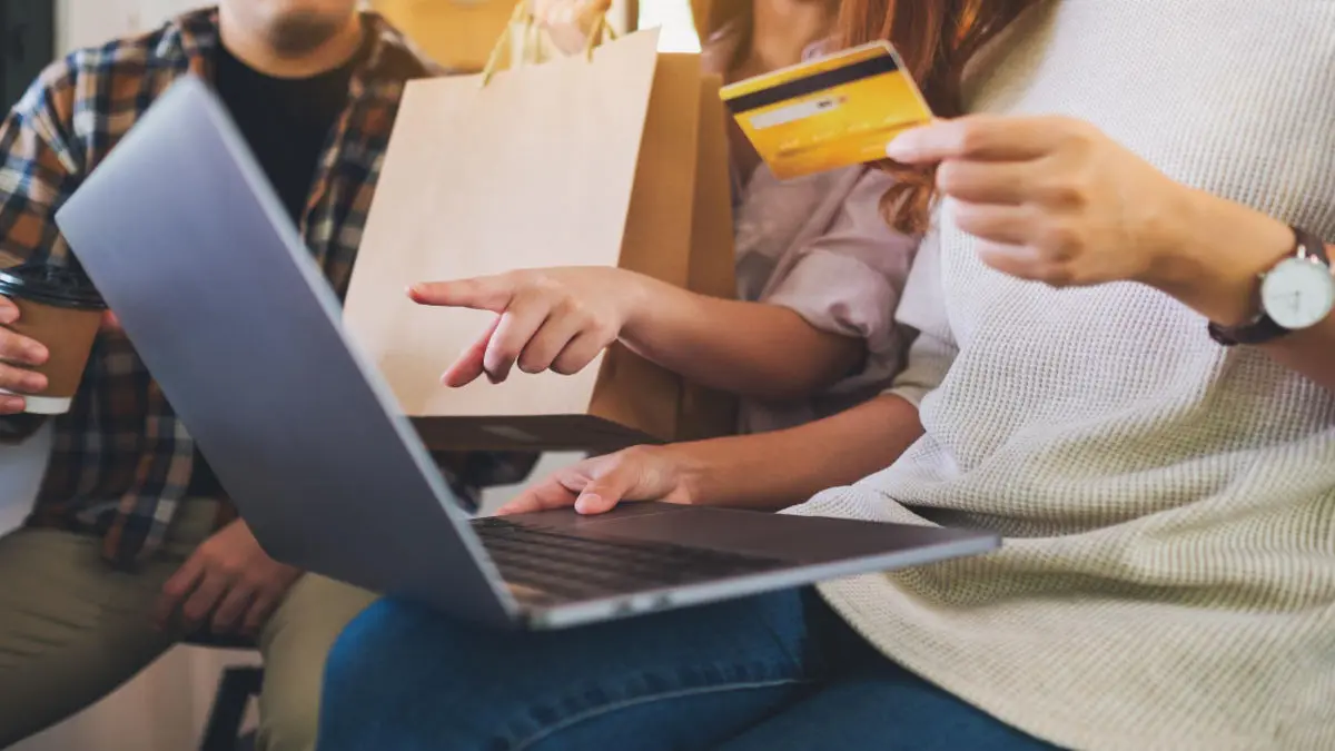 Com o boom de 91 milhões de compradores digitais, negócios sem presença online ameaçam sumir