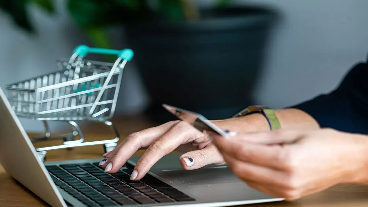 Golpes no Natal disparam enquanto o e-commerce registra 15 milhões de pedidos