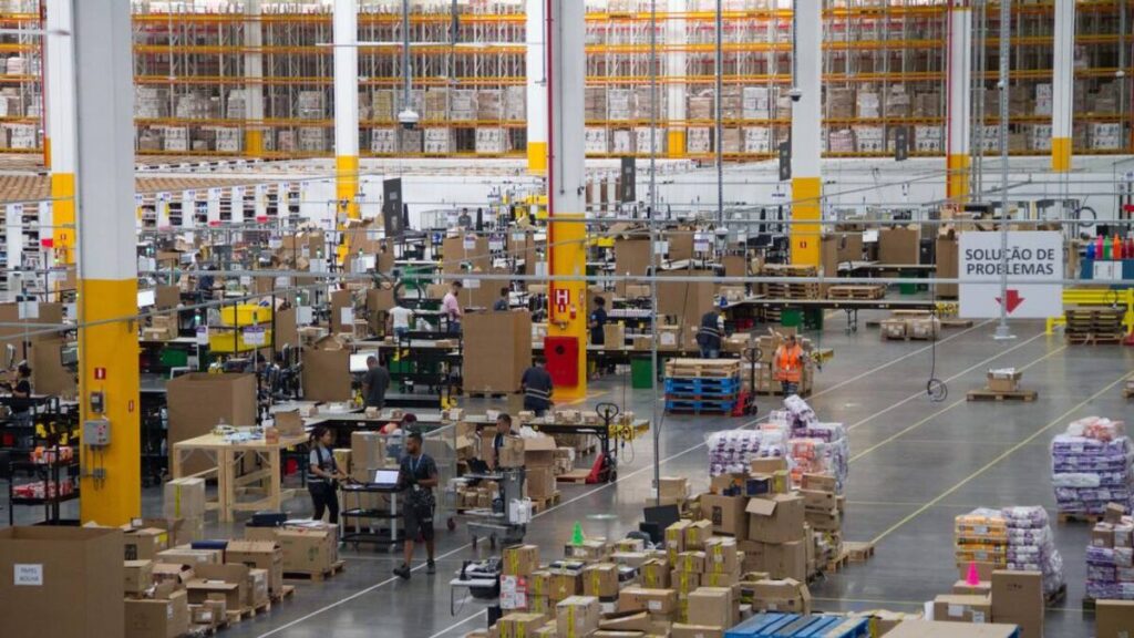 Design-sem-nome-12-1024x576 Amazon isenta tarifas logísticas e impulsiona vendas, mas expõe falhas operacionais