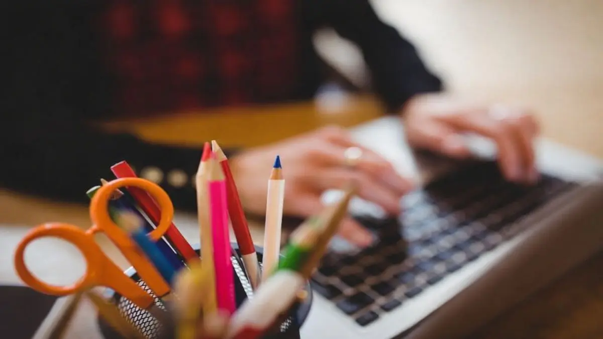 Material escolar no e-commerce cresce e aquece pequenos negócios no começo do ano