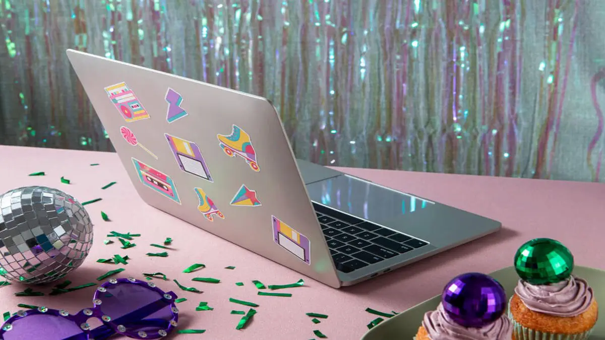 Carnaval impulsiona vendas de acessórios e adereços no e-commerce