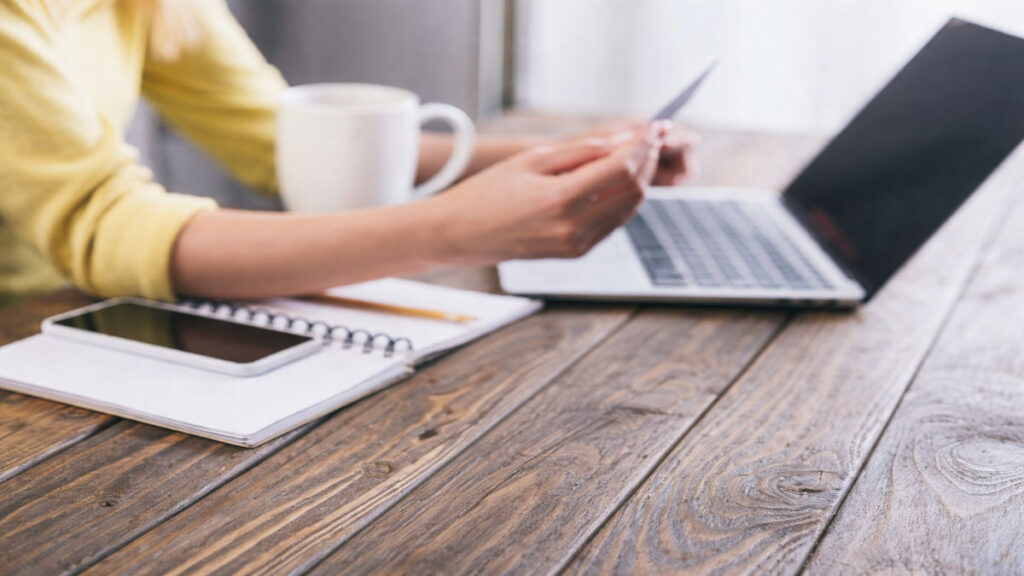 ChatGPT-Image-4-de-m._imresizer-1024x576 Consumidor digital no e-commerce ultrapassa quatro produtos por encomenda online, aponta estudo