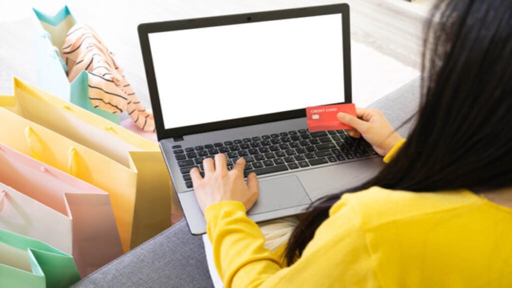 imresizer-360_F_363138283_N7q6B8ZhejhMYgO9L2PhMO1z1PH3ZUNn-1024x576 Dia do Frete Grátis atrai consumidores, mas acende alerta para golpes em 2026