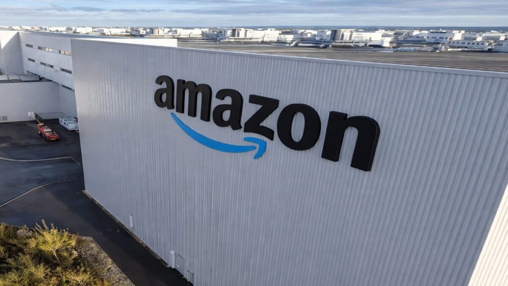 imresizer-Centro-de-distribuicao-da-Amazon-aereo-1024x576 Novo galpão logístico da Amazon no Paraná está sendo preparado para acelerar operações no Brasil