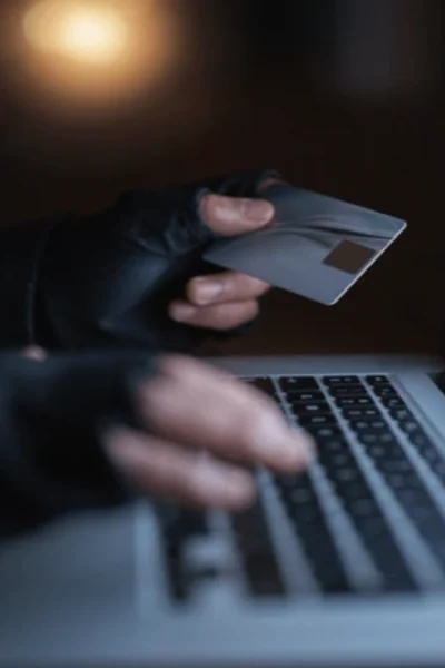 Devoluções falsas no e-commerce