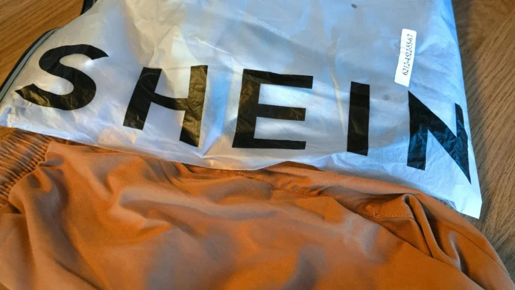 imresizer-shein-multa-pubblicita-falsa-greenwashing-1024x576 Taxa das blusinhas: governo defende rever tributo no e-commerce internacional