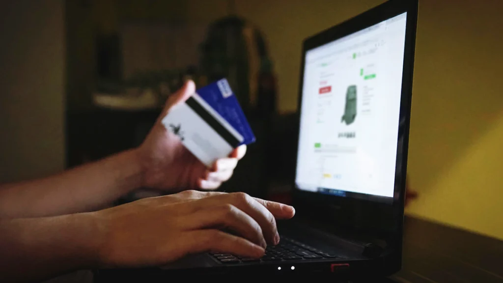 imresizer-1140-online-shopping-scam-1024x576 Golpes online crescem e chegam a 2,3 milhões de tentativas no e-commerce em 2025
