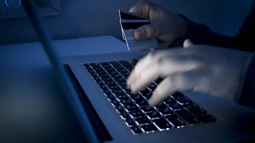imresizer-AdobeStock_202359678-1024x576 Como evitar fraudes no e-commerce e saiba os golpes mais comuns