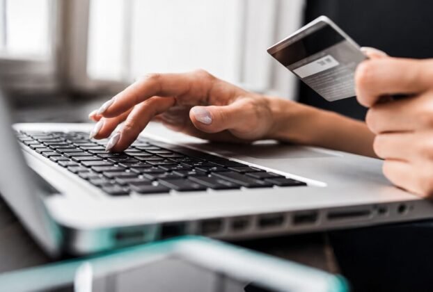 Gerações mais novas no e-commerce