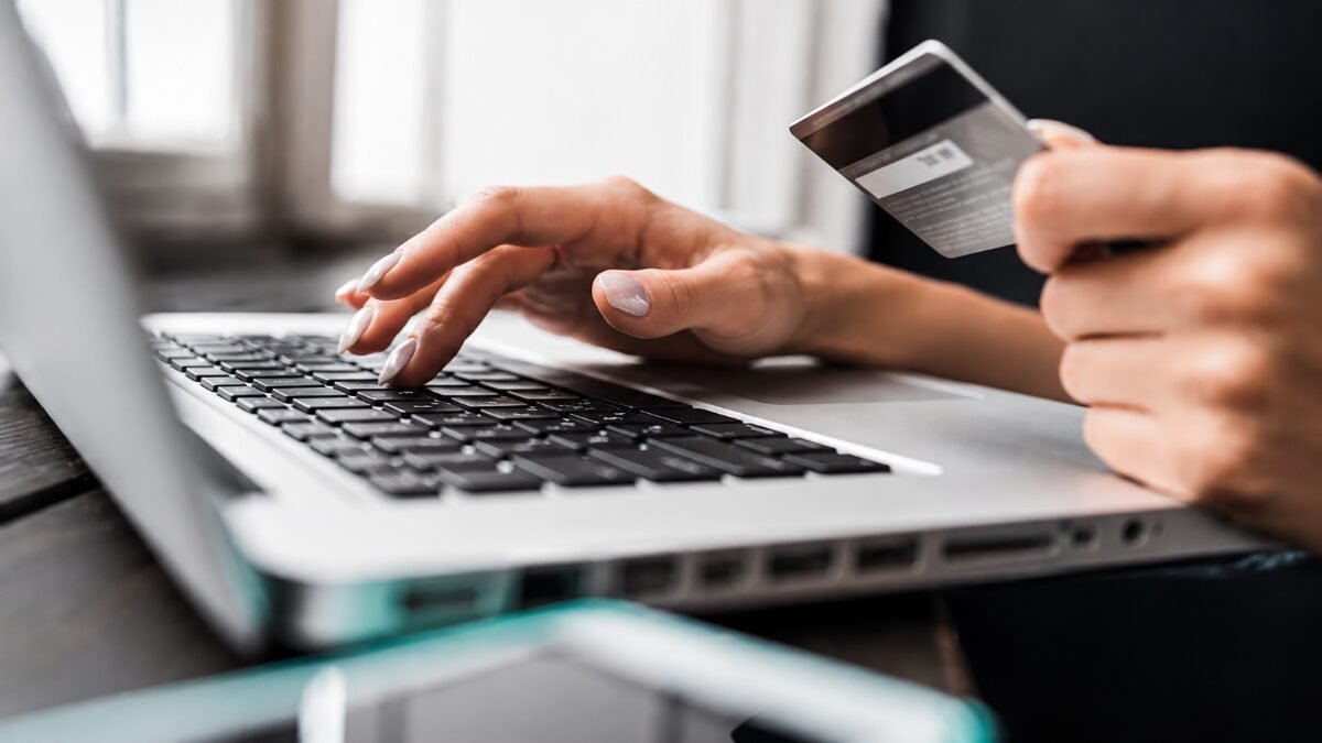 Gerações mais novas no e-commerce foram as mais afetadas por fraudes em 2025 1 Gerações mais novas no e-commerce