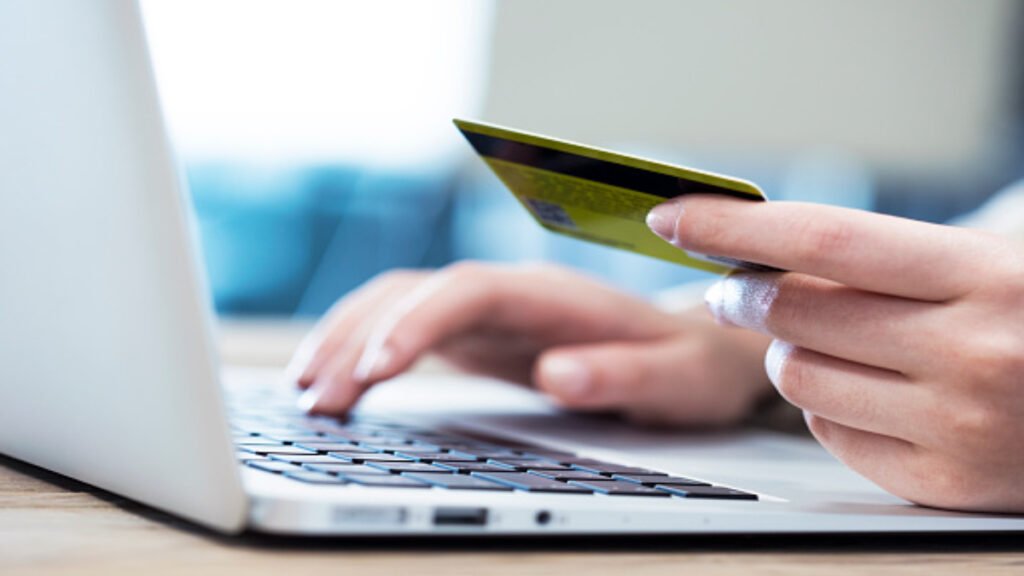 imresizer-istockphoto-841581314-170667a-1024x576 Crescimento do e-commerce em 2026 chega a 10% impulsionado pelo frete grátis